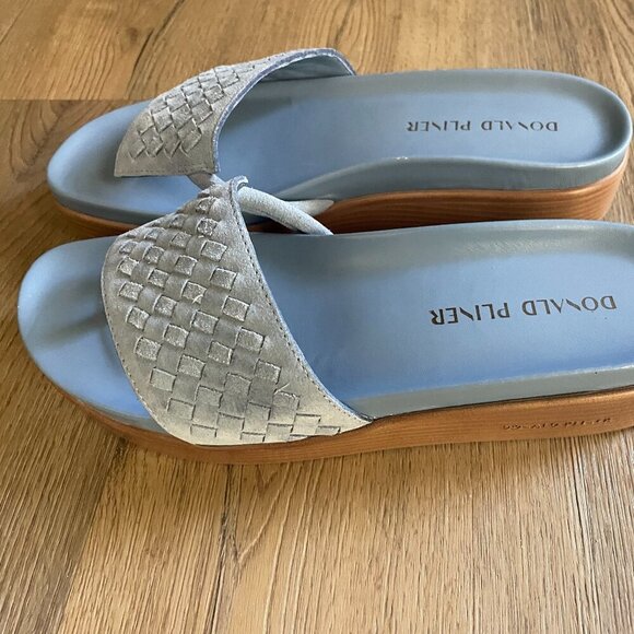 Donald Pliner Women's Fifi Slide Sandals Blue Leather Upper Resort 8.5M - Picture 2 of 9